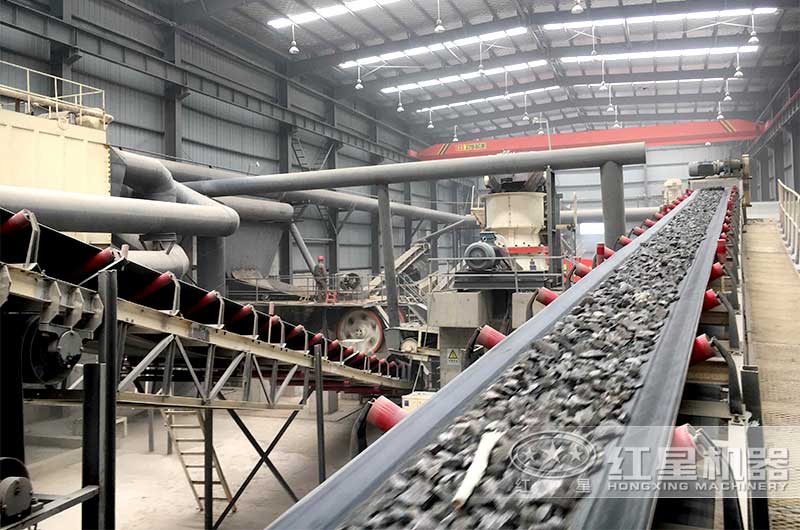 圓錐破作業(yè)現(xiàn)場 圓錐破作業(yè)現(xiàn)場