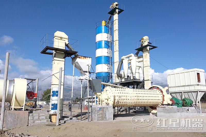 鐵礦球磨機生產(chǎn)現(xiàn)場圖