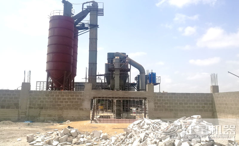 重晶石磨粉生產(chǎn)現(xiàn)場(chǎng) 重晶石磨粉生產(chǎn)現(xiàn)場(chǎng)