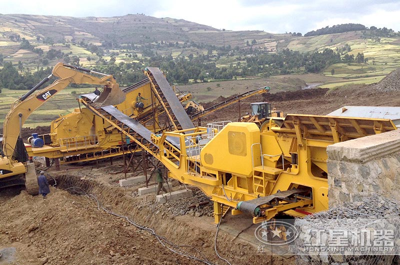 建筑垃圾破碎設備生產(chǎn)線二合一配置，聯(lián)機作業(yè)