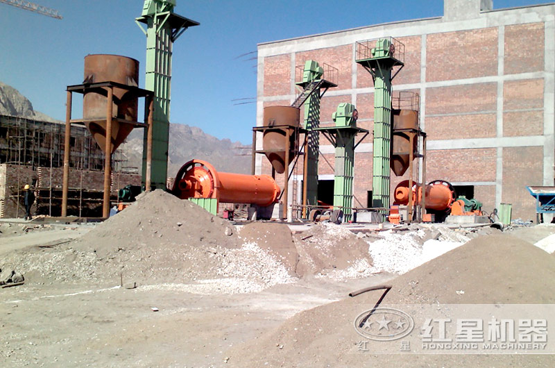 球磨機(jī)生產(chǎn)現(xiàn)場(chǎng)圖片