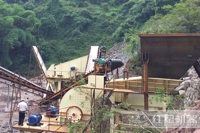 重錘式破碎機(jī)生產(chǎn)現(xiàn)場(chǎng)