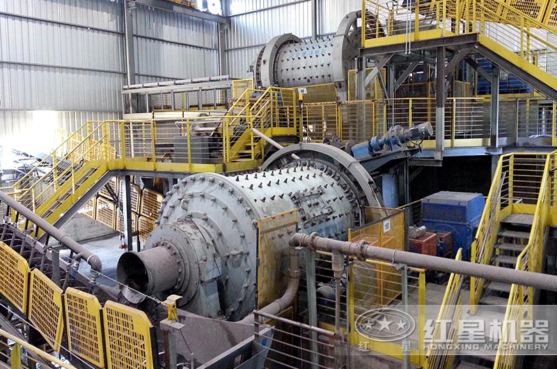 節(jié)能球磨機(jī)生產(chǎn)現(xiàn)場(chǎng)圖