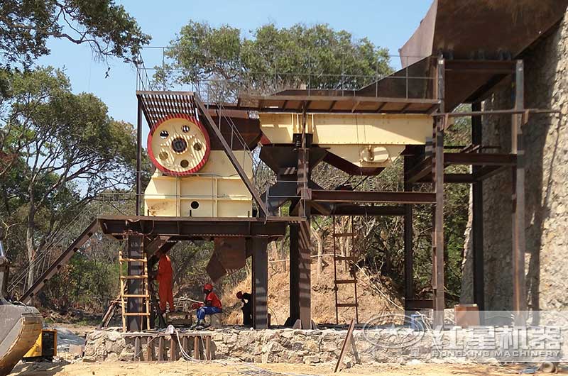 顎式破碎機(jī)生產(chǎn)現(xiàn)場 顎式破碎機(jī)生產(chǎn)現(xiàn)場