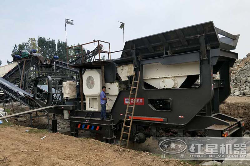 移動破碎機(jī)生產(chǎn)現(xiàn)場 移動破碎機(jī)生產(chǎn)現(xiàn)場