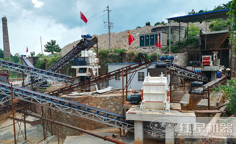 石灰石破碎生產(chǎn)現(xiàn)場