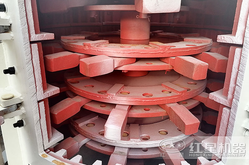 立軸制砂機內(nèi)部細節(jié)圖 立軸制砂機內(nèi)部細節(jié)圖